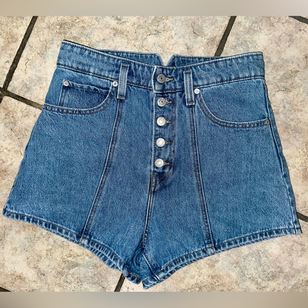 Levi’s denim shorts!